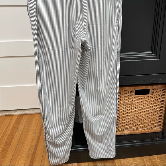 Women's Athleta Casual Striped Grey Pants - Picture 5 of 6